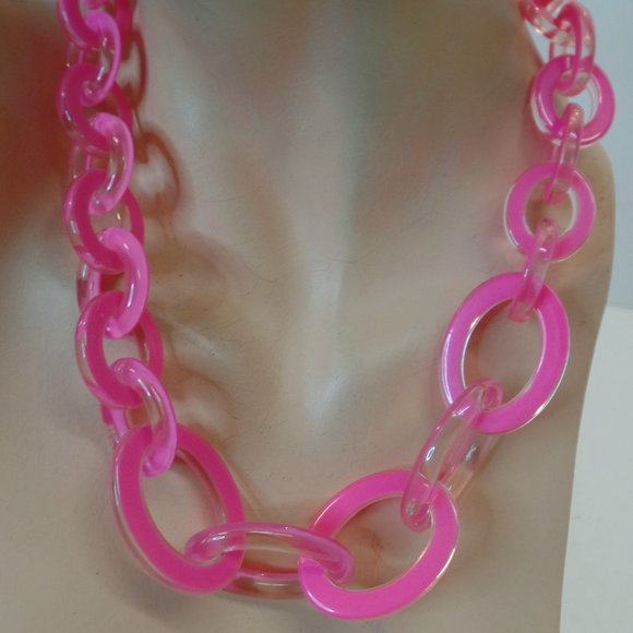 BNWT Inc Pink & Clear Acrylic Links Necklace Adj 20" - Picture 1 of 12
